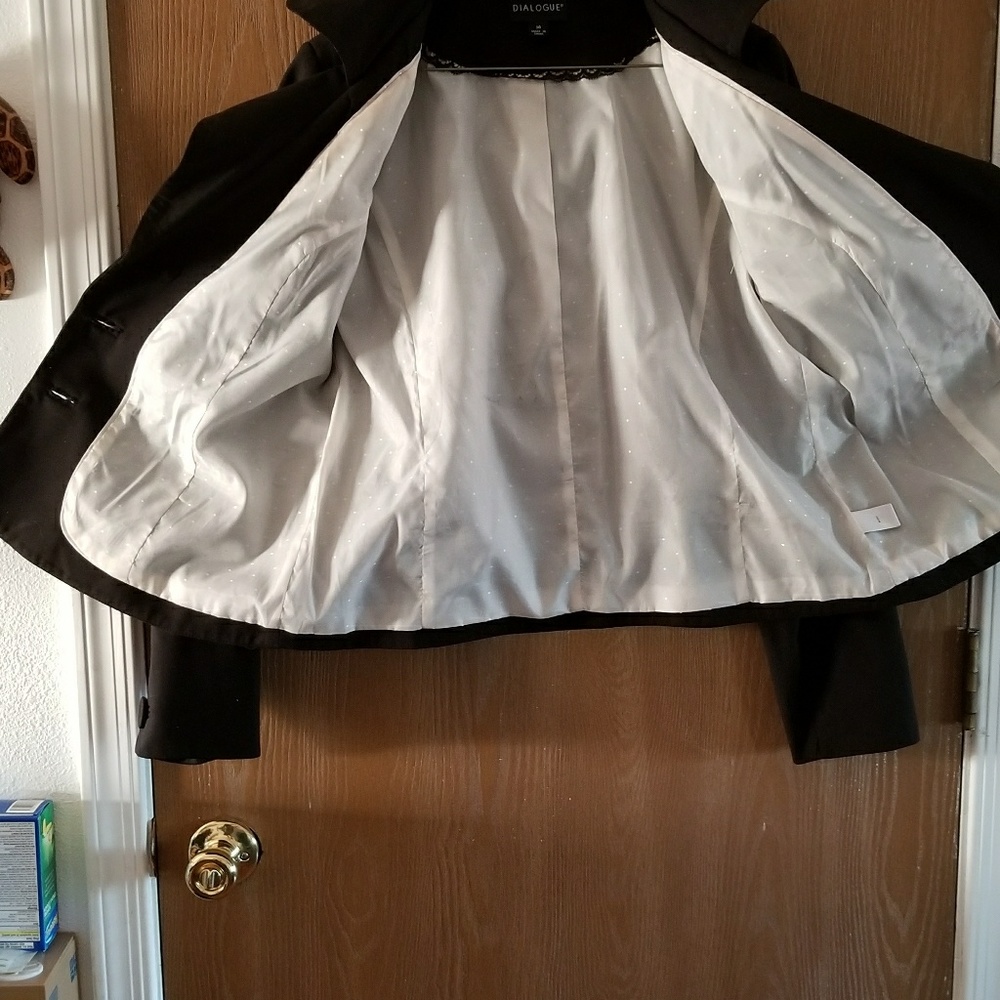 Black jacket - Picture 2 of 3